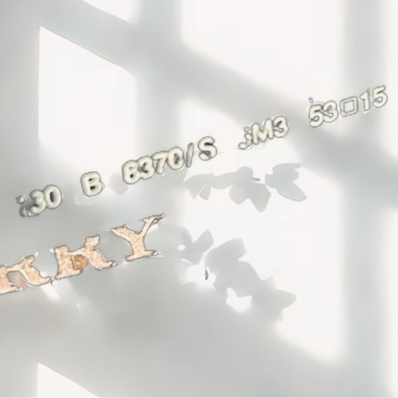 Burberry Sunglasses - Picture 5 of 5